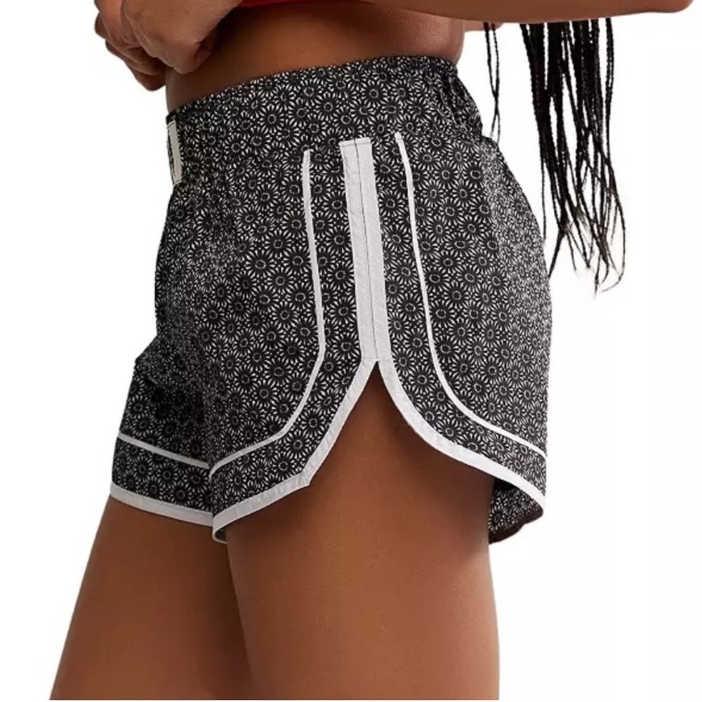 Free People Movement Varsity Blues Printed Shorts Starburst Geo-Black Combo - Picture 3 of 11